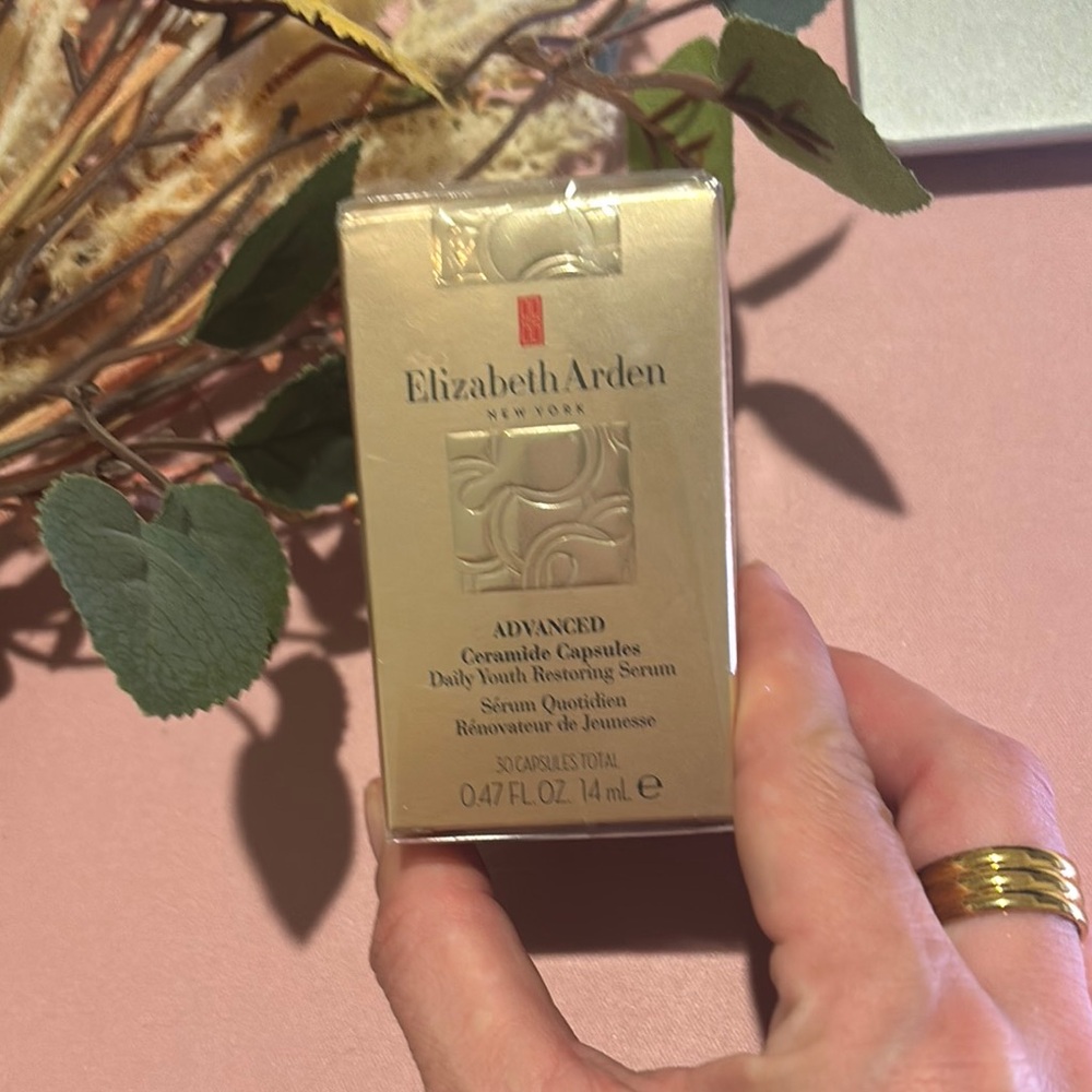 Elizabeth Arden Gold Ceramide Serum Capsules